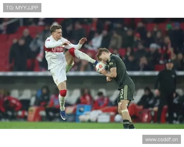 多特蒙德防线频频被打穿,全队站位混乱成主要症结 多特蒙德防线频频被打穿,全队站位混乱成主要症结