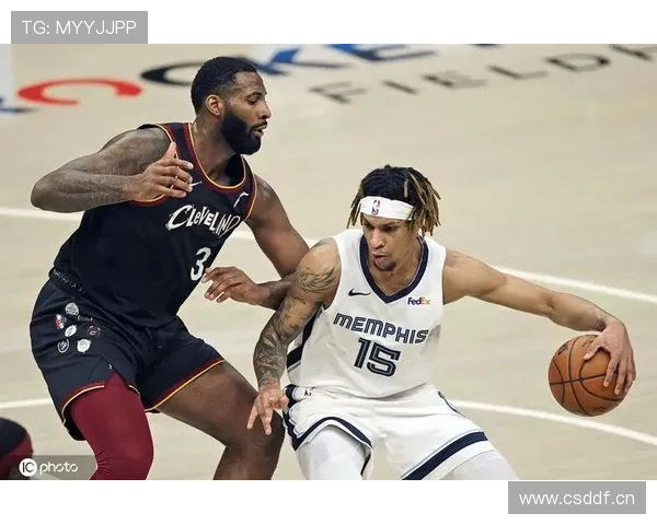 班恩无球跑动拉开空间，灰熊进攻效率显著提升